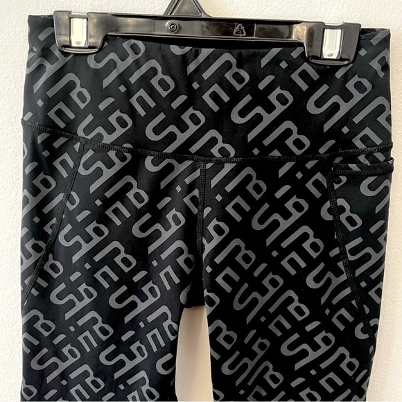 Halle Berry Sweaty Betty the re-spin edit Jinx power workout black grey leggings - Picture 5 of 12